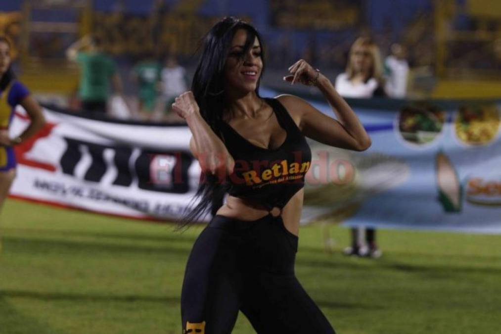 Bellas catrachas se robaron las miradas en la semifinal Real España vs Marathón