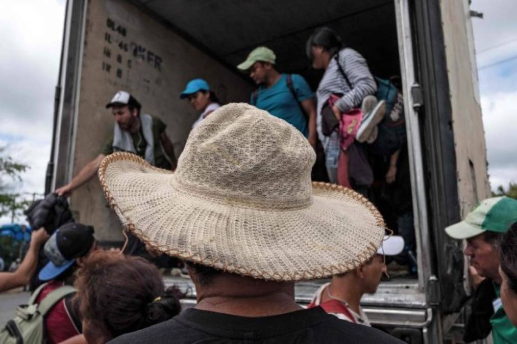 FOTOS: Caravana migrante busca jalones para recorrer más de dos mil kilómetros faltantes