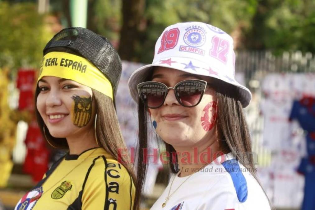 FOTOS: Bellas aficionadas visitaron el Morazán para disfrutar la final