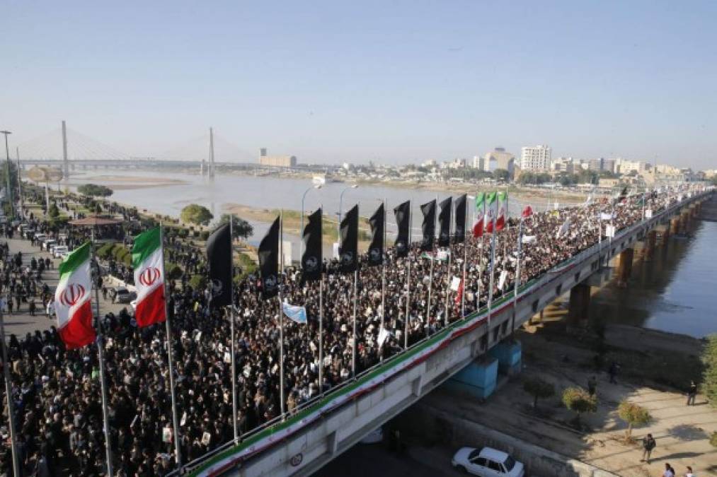 Multitudinarias protestas en Irak contra ocupantes de Irán y Estados Unidos