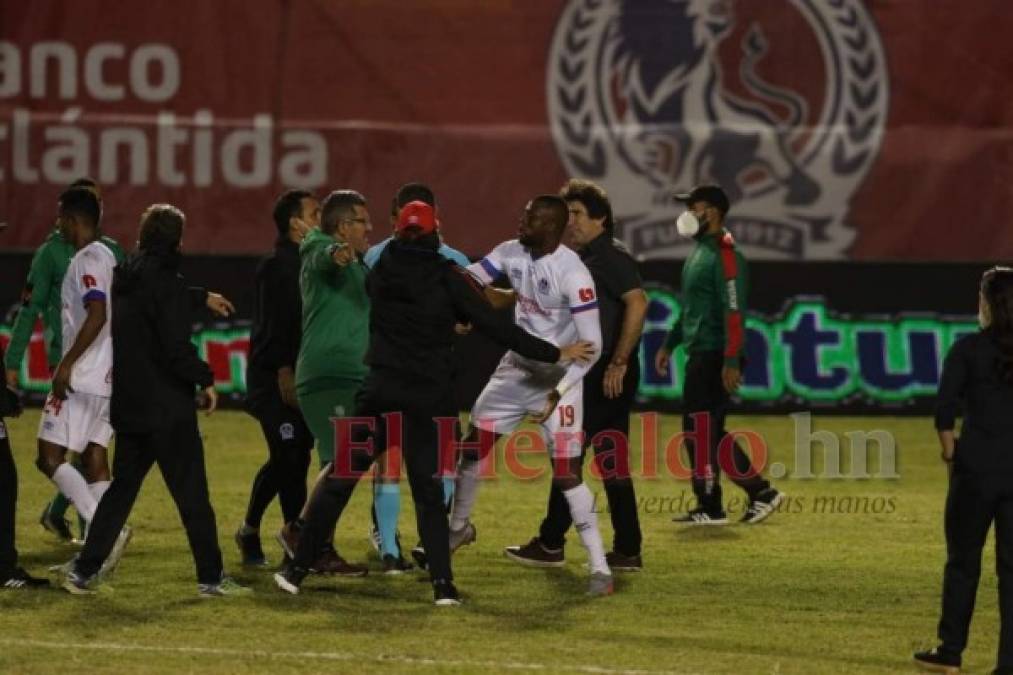 Bronca, entusiasmo de Vargas y enojo de Troglio: lo que no se vio del Olimpia vs Marathón (FOTOS)