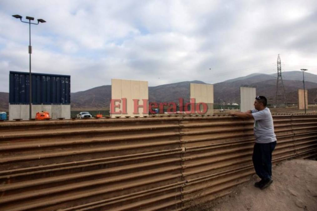 Las primeras imágenes del prototipo del muro fronterizo entre México y EEUU