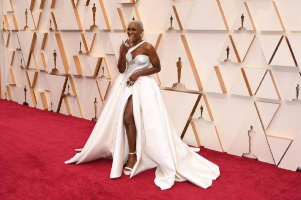 FOTOS: Los peor vestidos de la alfombra roja de los Oscar 2020