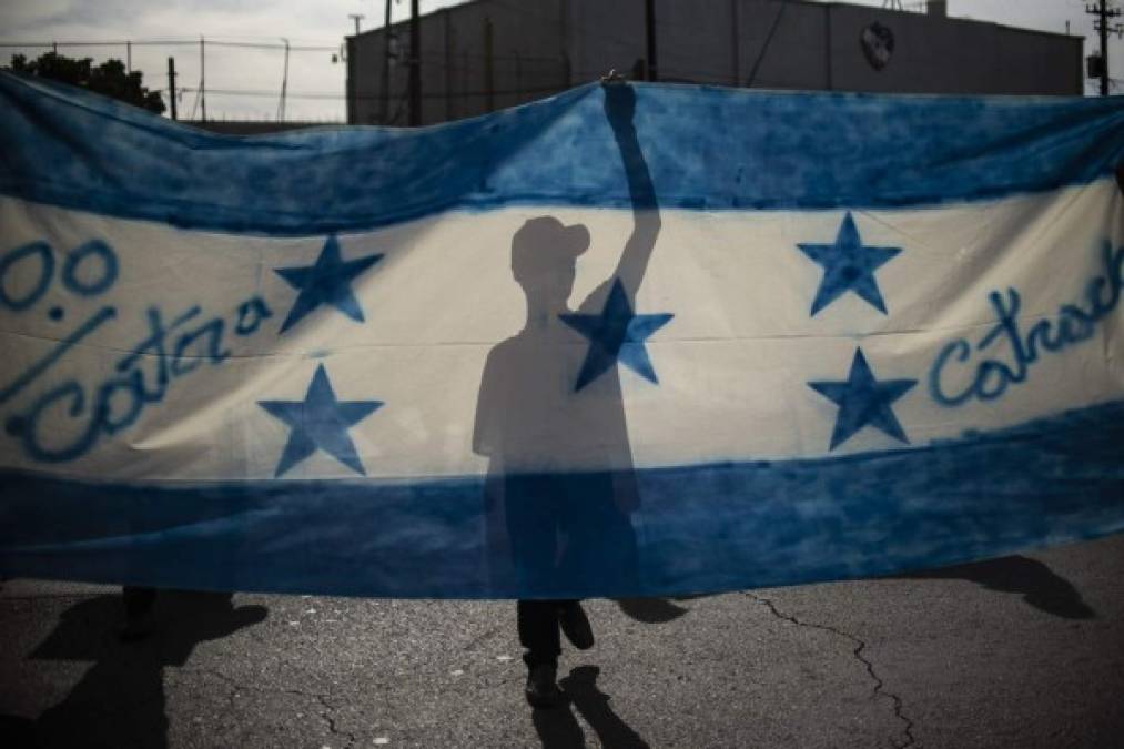 Las duras fotos de los migrantes de la caravana en su paso por Tijuana, México