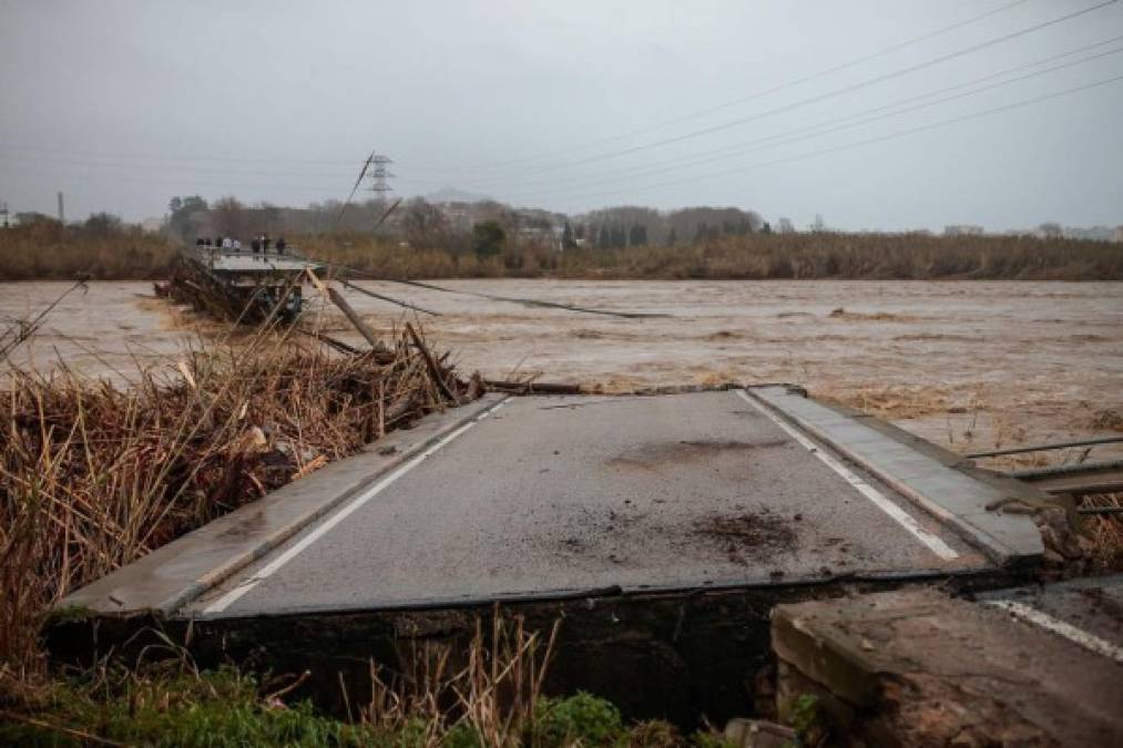 FOTOS: Sube a 12 cifra de muertos por tormenta Gloria en España; hay desaparecidos