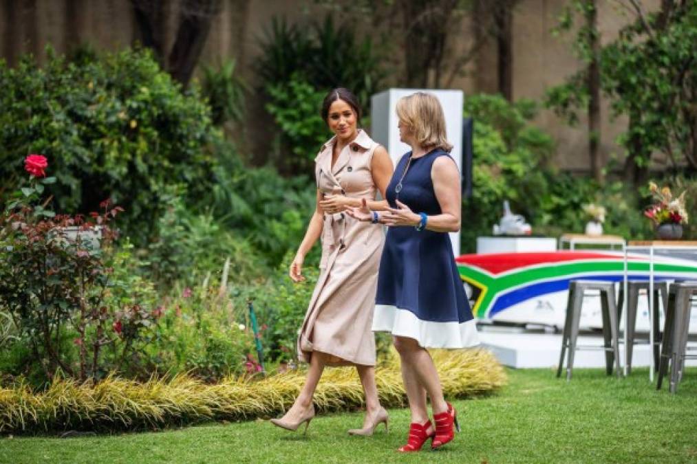 FOTOS: Los looks de Meghan Markle durante su visita a Sudáfrica   