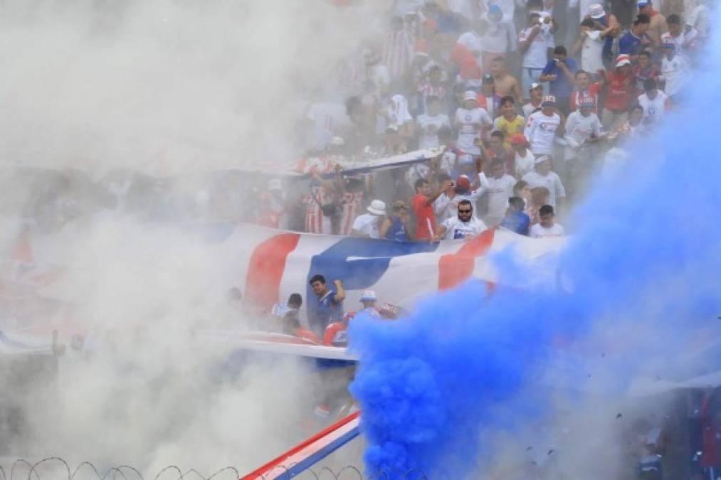 Las imágenes que no viste en el clásico entre Olimpia y Motagua en la final del Apertura en Honduras