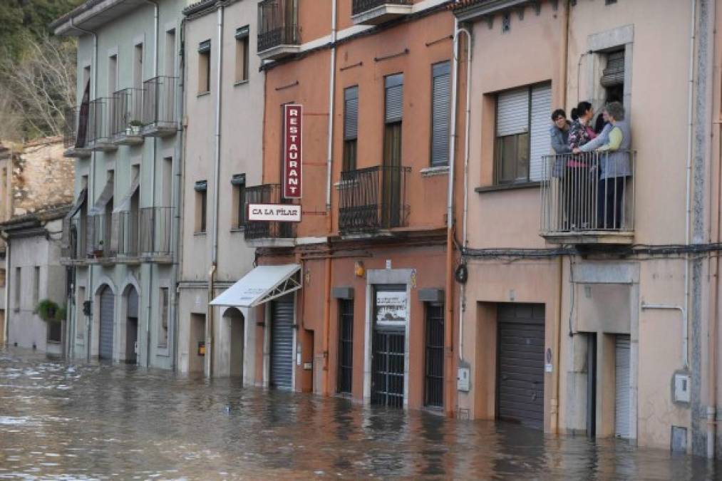 Potente tormenta Gloria en España ya deja 11 muertos y 5 desaparecidos