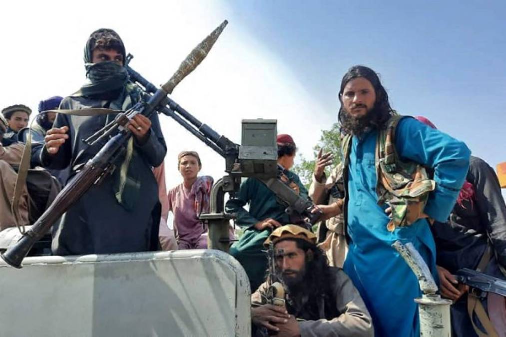 ¿Qué está pasando en Afganistán?: Lo que sabemos sobre el caos creado por los talibanes