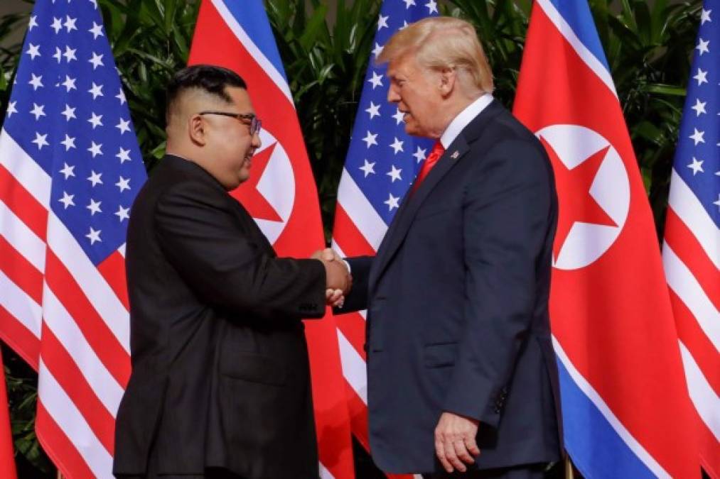 Las fotos del apretón de manos entre Donald Trump y Kim Jong Un que pasarán a la historia