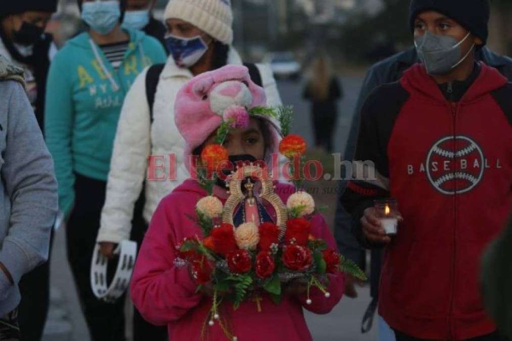 FOTOS: Pese a pandemia, feligreses llegan a Suyapa para rendir honores a la Virgen