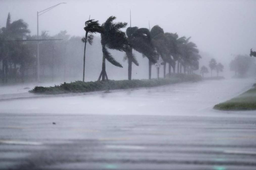 Las imágenes de una Florida azotada por el huracán Irma; ya son tres muertos