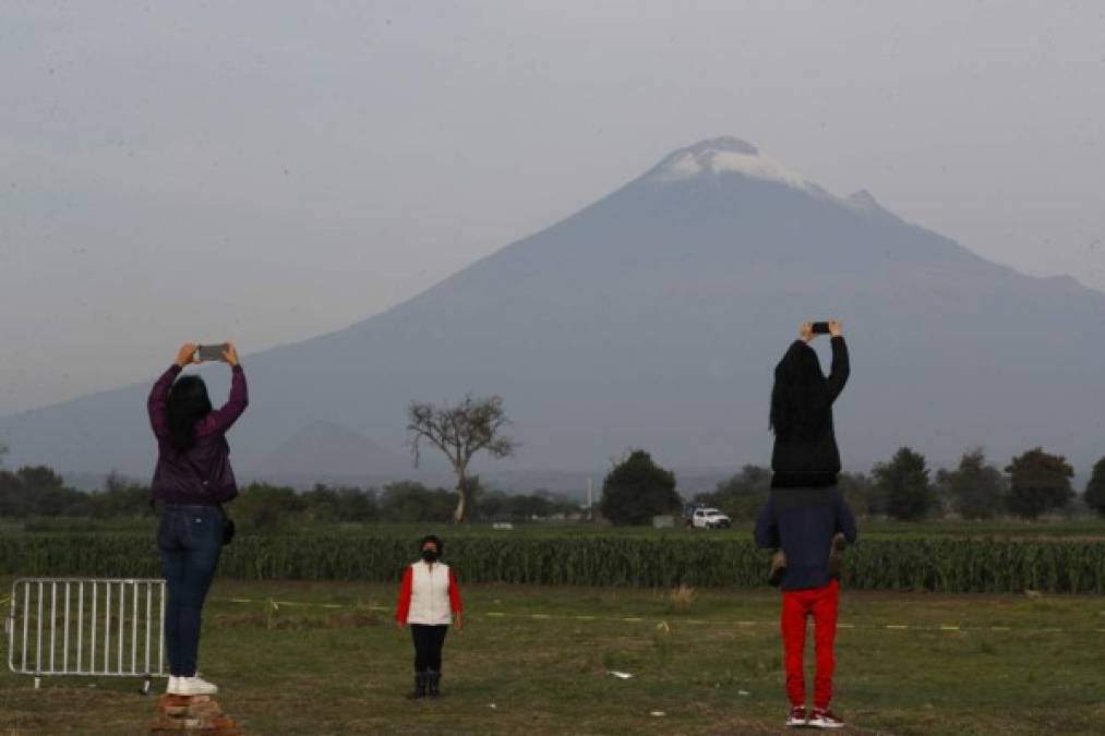 Aumenta preocupación por socavón que no para de crecer en Puebla (FOTOS)