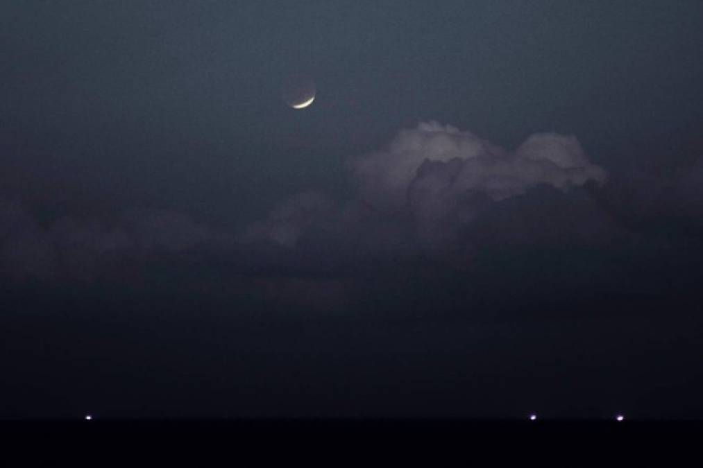 ¡Espectacular! Así se vio el eclipse lunar más largo del siglo en el mundo