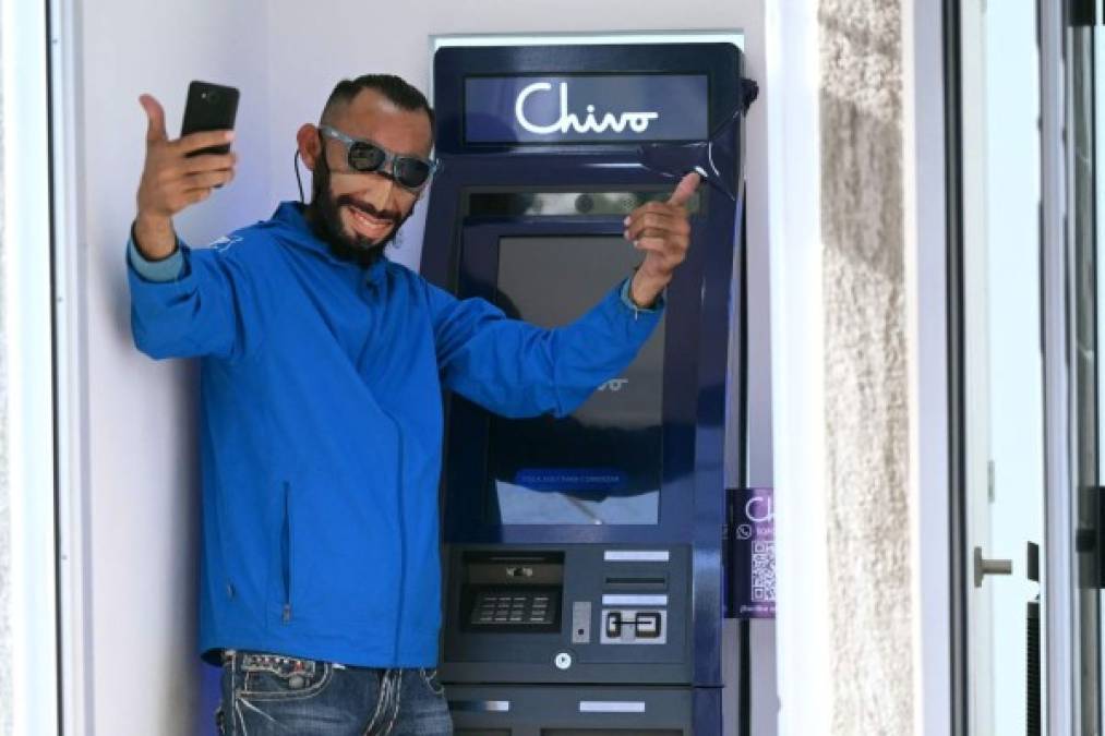 Entre tropiezos e incredulidad: Así inicia la era bitcoin en El Salvador (FOTOS)