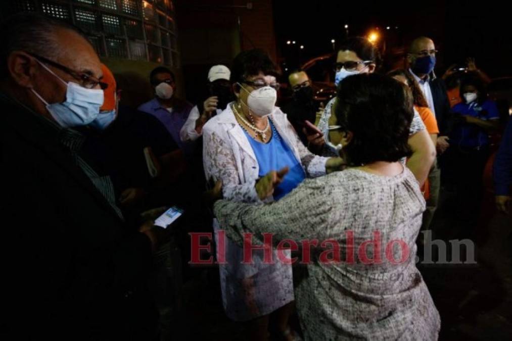 Así sellaron alianza presidencial Nasralla y Doris Gutiérrez (FOTOS)