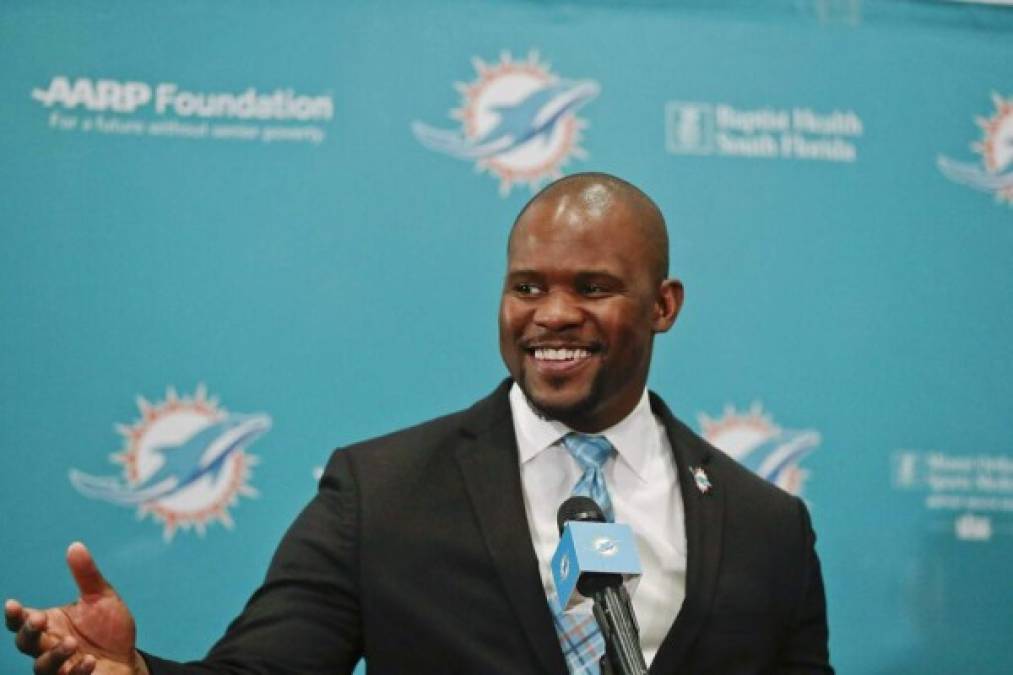 FOTOS: Así se oficializó la contratación del hondureño Brian Flores en los Miami Dolphins