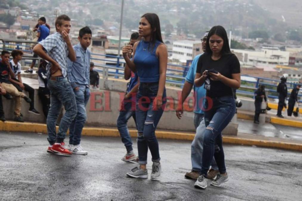 Bellas chicas adornan la final de ida Motagua vs Marathón en el Nacional de Tegucigalpa