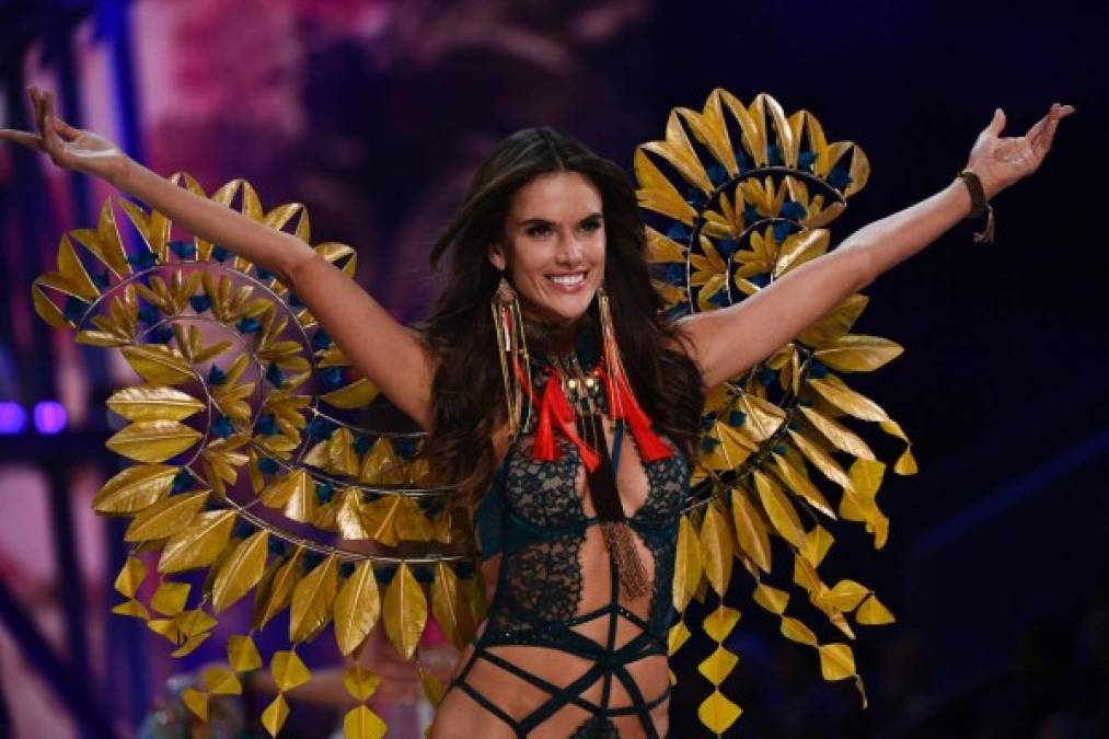 Victoria's Secret Fashion Show 2016 y su sensual pasarela