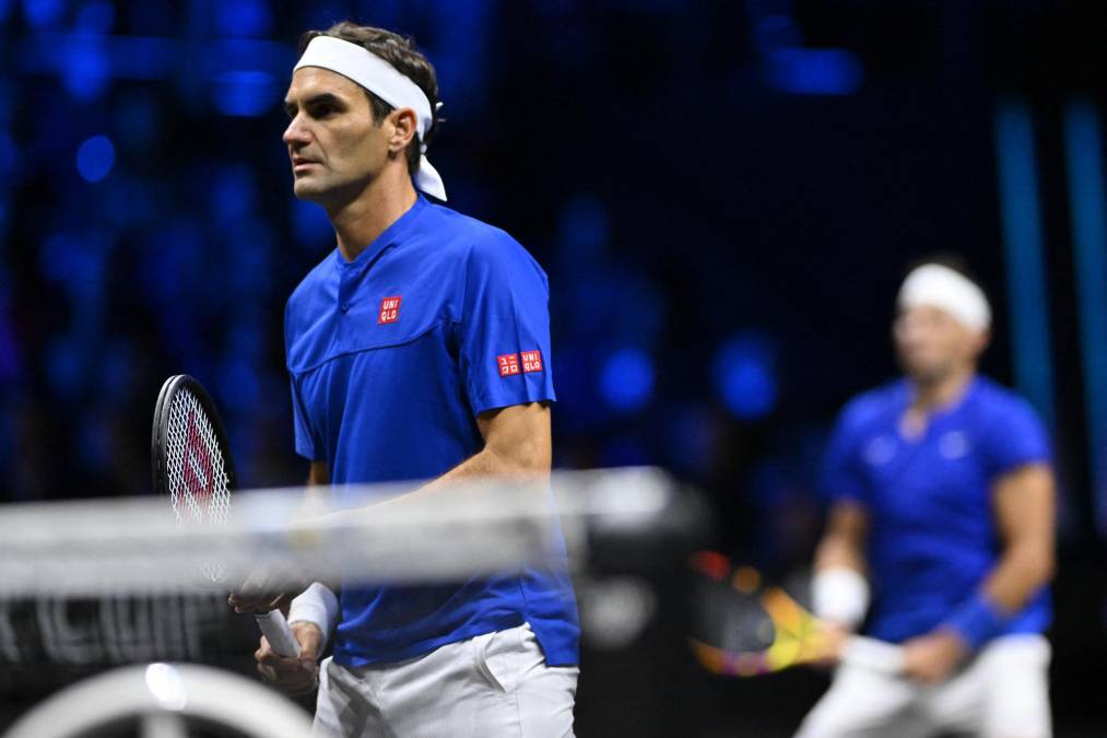 El rey se despidió como un caballero: Federer se enfrentó a su último juego acompañado de Nadal, su eterno rival
