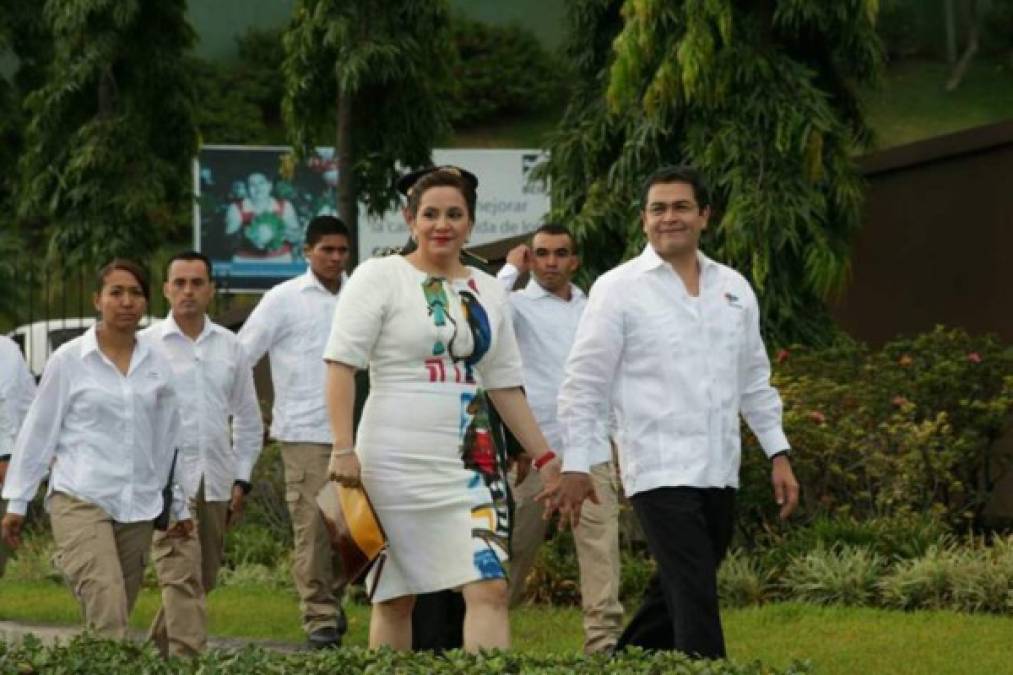 La imagen y los vestidos de Ana García Hernández, la primera dama de Honduras