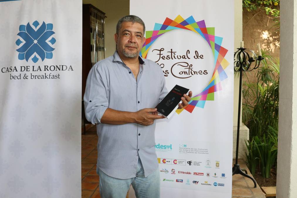 Autores hondureños presentan sus obras en Los Confines