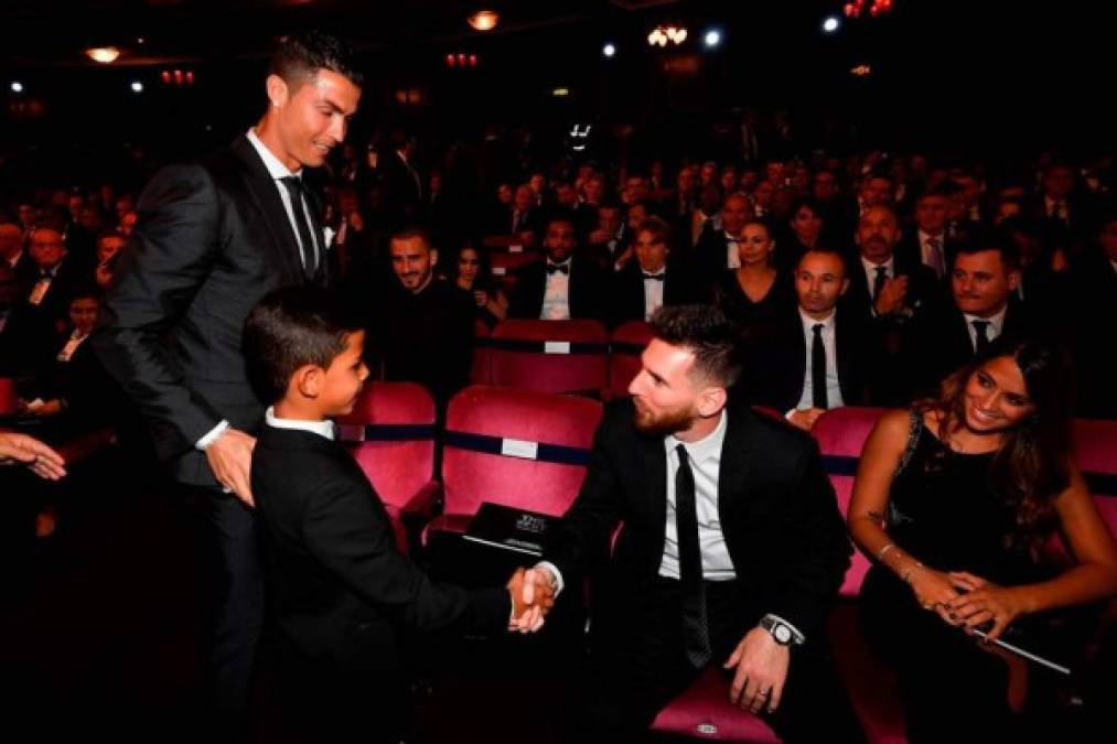 Así se comportaron Messi y Cristiano Ronaldo en los premios 'The Best'