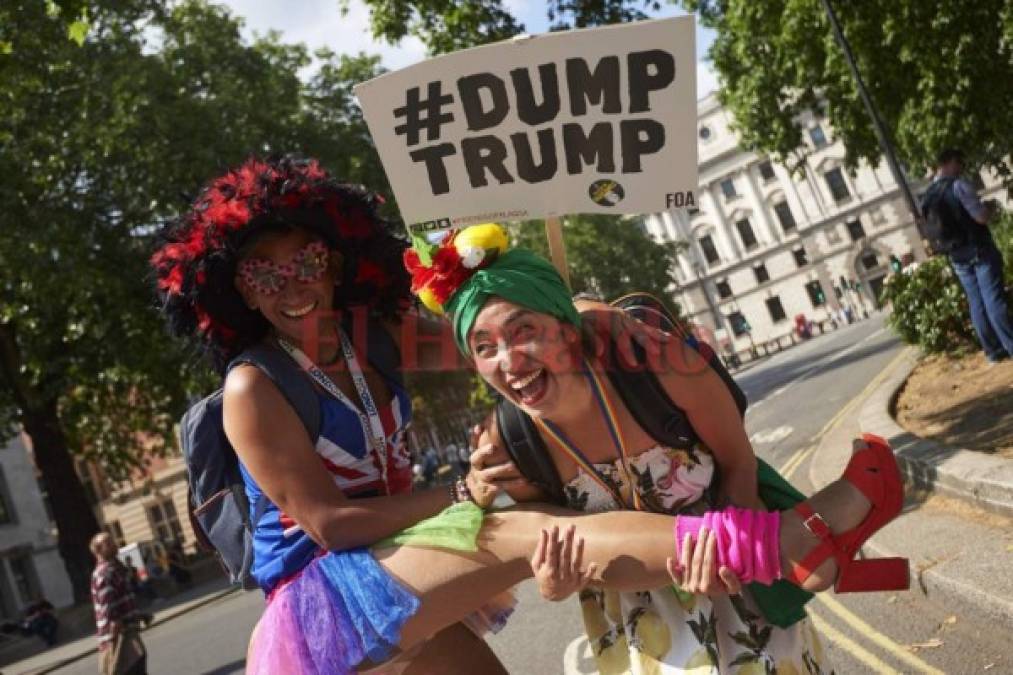 El gigantesco globo anti-Trump que se volvió viral durante las protestas en Londres (Fotos)