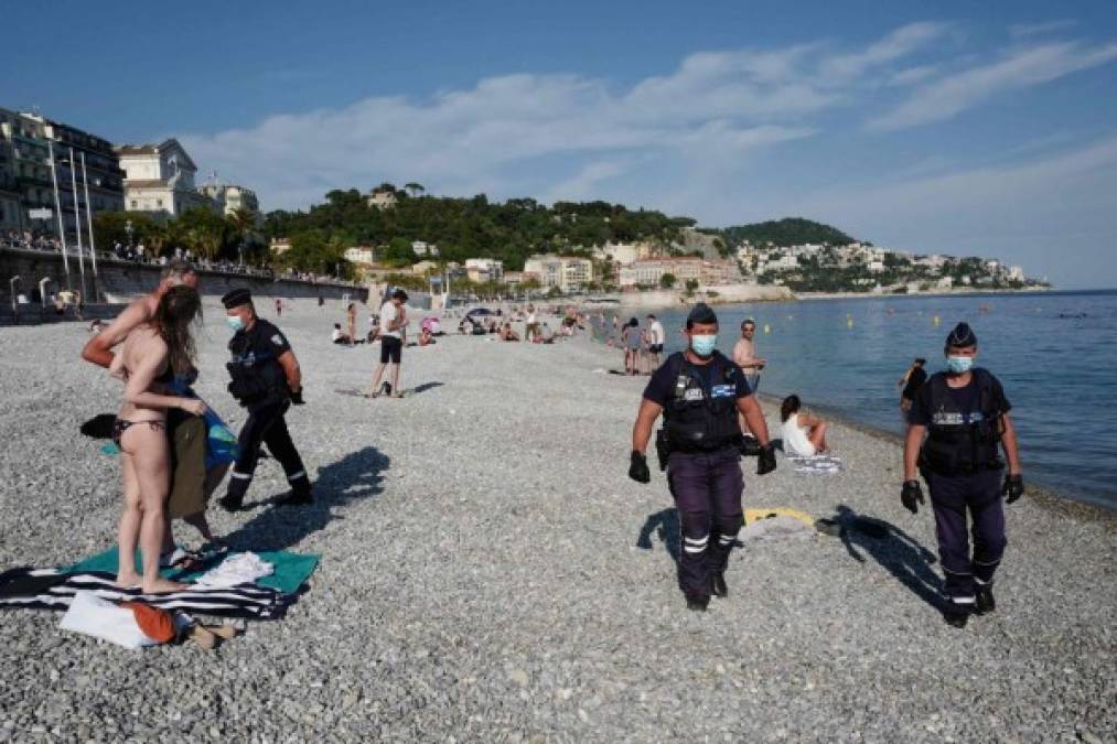 El desconfinamiento llega a las playas europeas y España se abrirá al turismo en julio (FOTOS)  