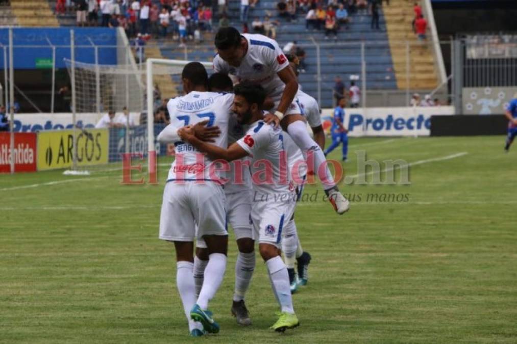 Las 10 imágenes que dejó la semifinal Olimpia vs. Lobos UPN