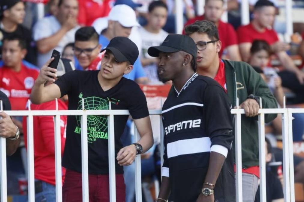 Las imágenes que no viste en el clásico entre Olimpia y Motagua en la final del Apertura en Honduras