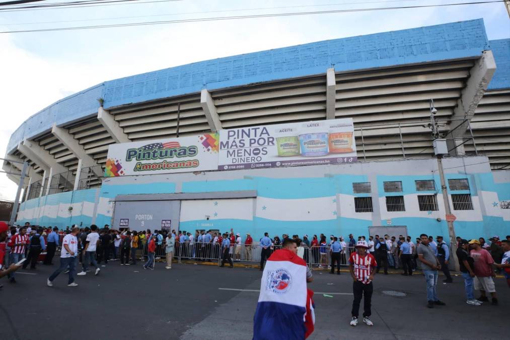 ¡El olimpismo cumplió! Así es el espectacular ambiente dentro del Nacional durante la final Olimpia-Alajuelense