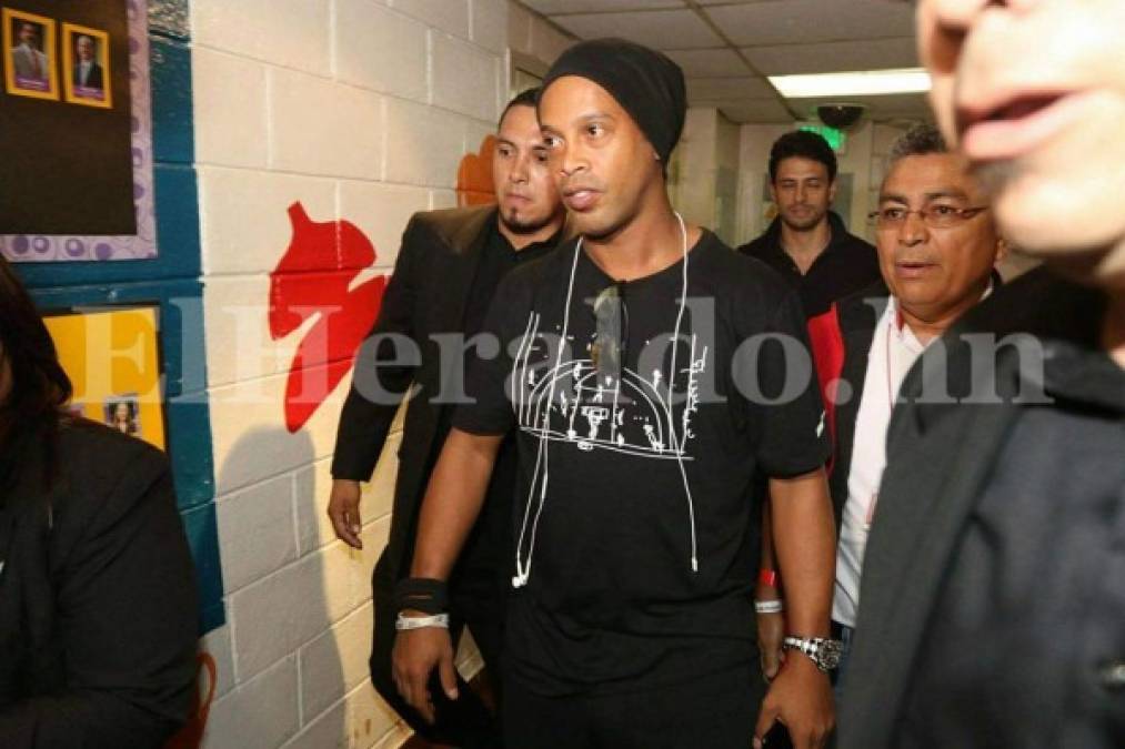 Fotos: Los momentos que no viste en TV de la llegada de Ronaldinho a Honduras