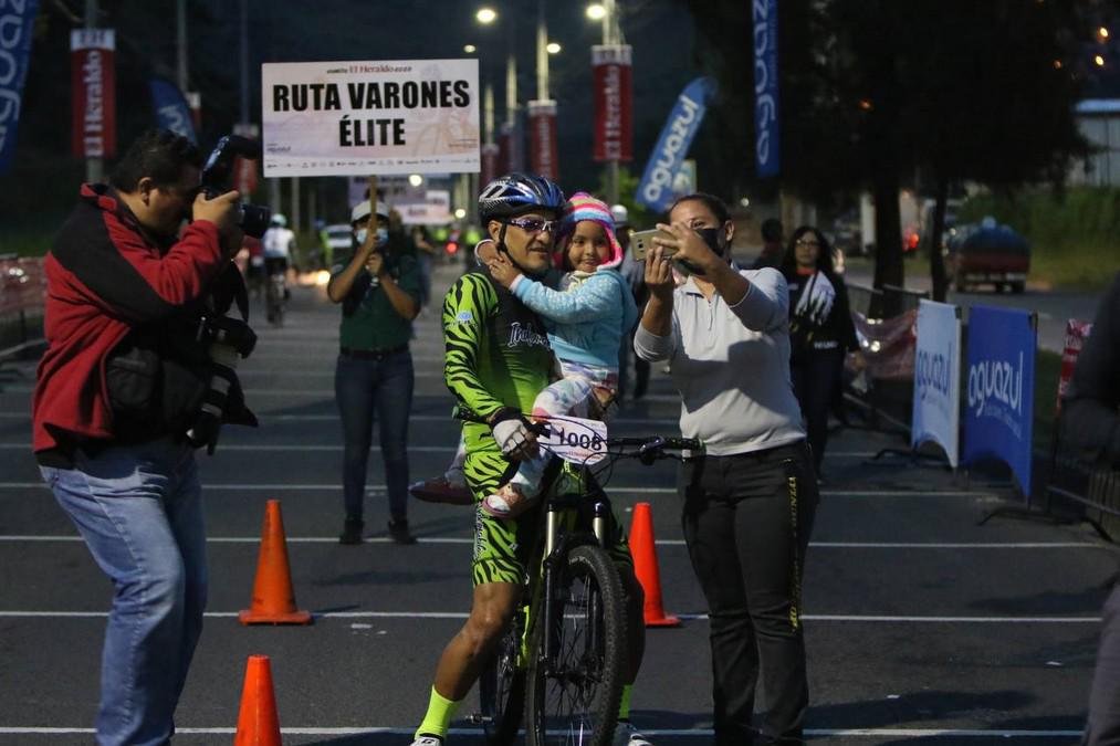 Profesionalismo y experiencia en cobertura periodística de la Vuelta Ciclística EL HERALDO