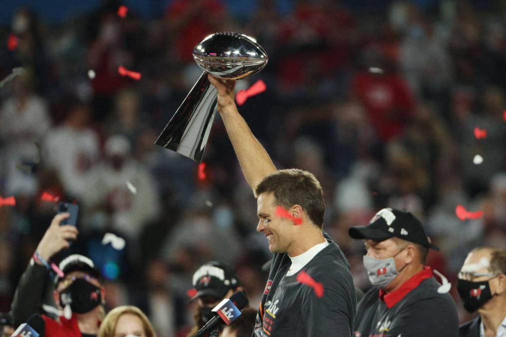 Tom Brady, el mejor jugador de la historia del fútbol americano, dice adiós