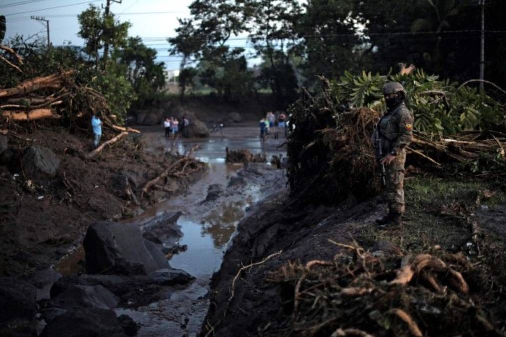Las desgarradoras imágenes tras el mortífero deslave en El Salvador