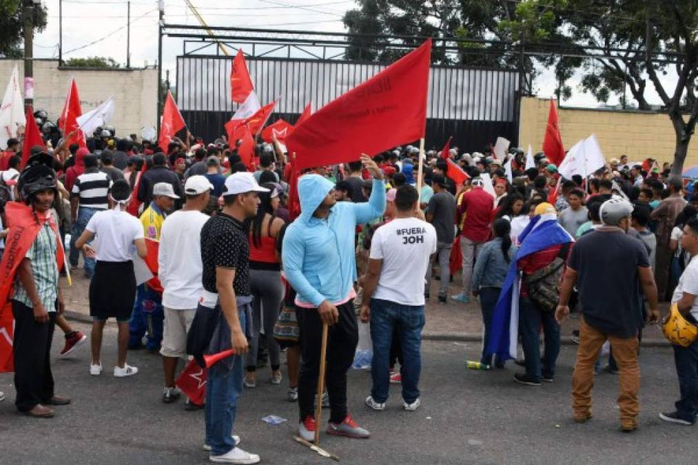 Alianza de Oposición sale a las calles en medio de empate entre Salvador Nasralla y Juan Orlando Hernández
