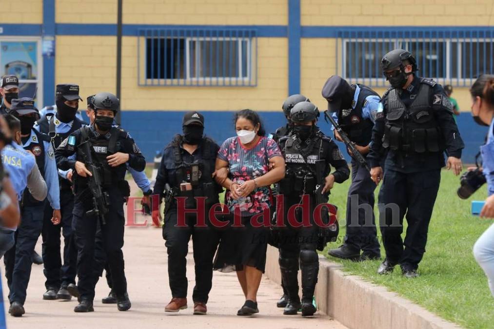 Las imágenes que dejó el traslado de la jefa narco Herlinda Bobadilla a la capital