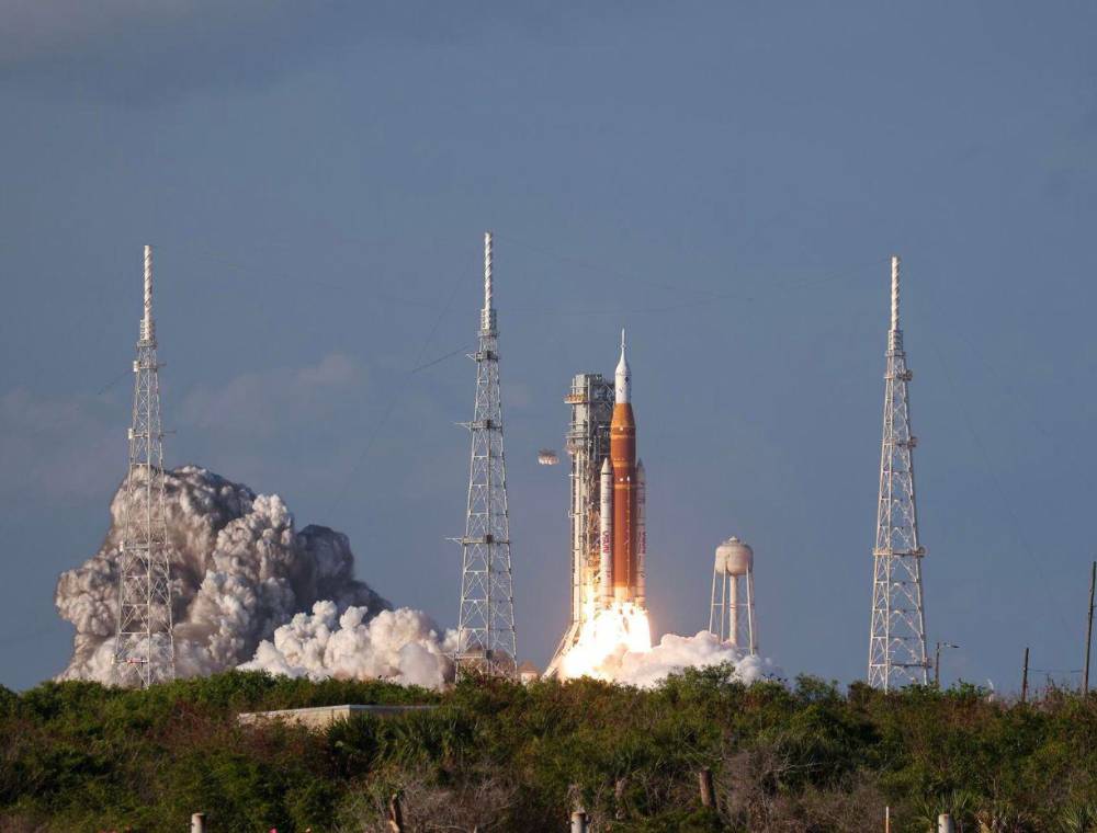 5.6 millones de personas lleva la misión Artemis II a la órbita de la Luna en una micro SD, incluidos hondureños