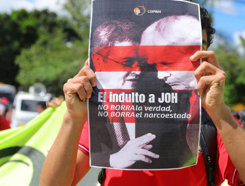 Protestan frente a Embajada de EE UU contra el indulto de Donald Trump a JOH