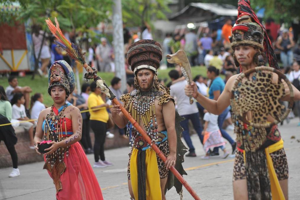Color, alegría y fiesta: así arranca el carnaval por el 445 aniversario de Tegucigalpa