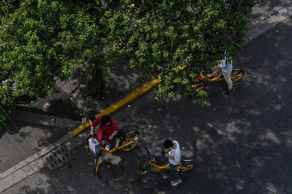 Gritos, desabastecimiento y suicidios por covid: ¿Qué está pasando en Shanghái?