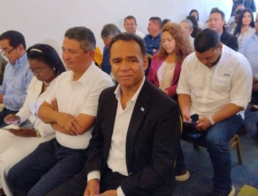 Diputados asisten a autoconvocatoria para conocer informe de la Comisión Especial del Congreso Nacional