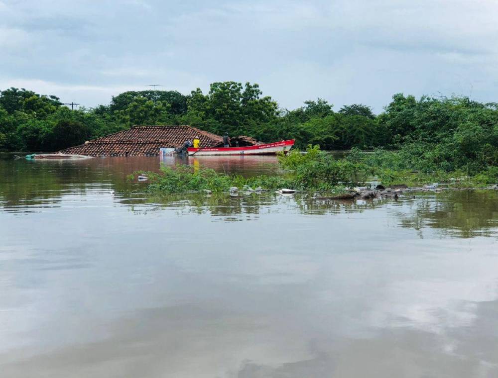 Fuertes lluvias desencadenan inundaciones en El Cubulero, Valle