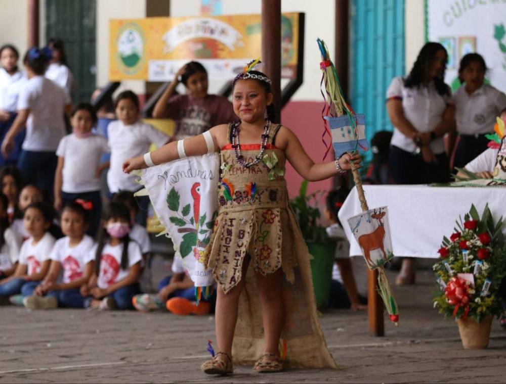 Día del cacique Lempira: elección de la india bonita y bailes ...