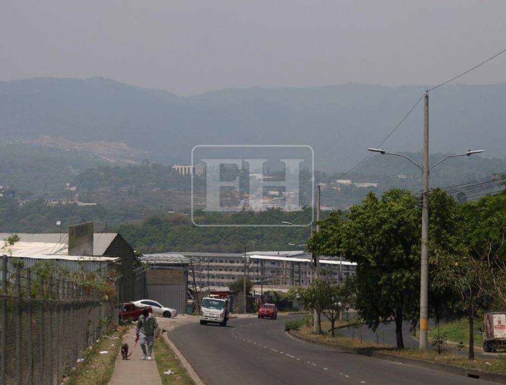 Llena de densa bruma: así luce la capital hondureña
