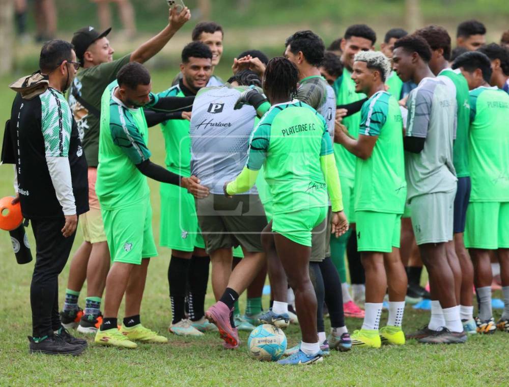 Reloj de miles de dólares: así fue el primer entreno del tiktoker Davis Flow con Platense