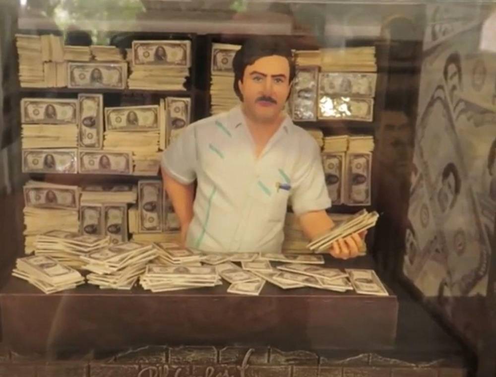 Muebles caleta, escondites secretos y autos de lujo: Así era el museo de  Pablo Escobar