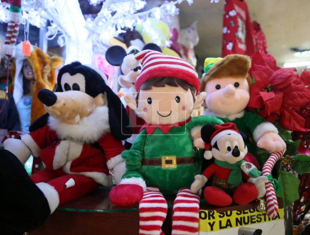 Pólvora, juguetes y adornos: hondureños comienzan a visitar los mercados por las fiestas de fin de año