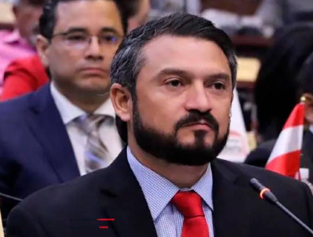 ¿Menores de edad podrán tener licencia para conducir? Esto dice iniciativa de Yuri Sabas